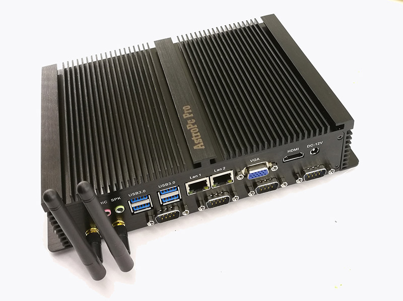 L'Astropc Pro è un mini computer perfetto per comandare il proprio telescopio con ccd e montatura - versione con sticker di licenza L'Astropc Pro è un mini computer perfetto per comandare il proprio telescopio con ccd e montatura - versione con sticker di licenza