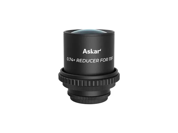 Riduttore Askar 0,74x per 111F: porta la focale a 566 mm e il rapporto a f/5.1, con correzione di campo e supporto full frame da 44 mm. Riduttore Askar 0,74x per 111F: porta la focale a 566 mm e il rapporto a f/5.1, con correzione di campo e supporto full frame da 44 mm.