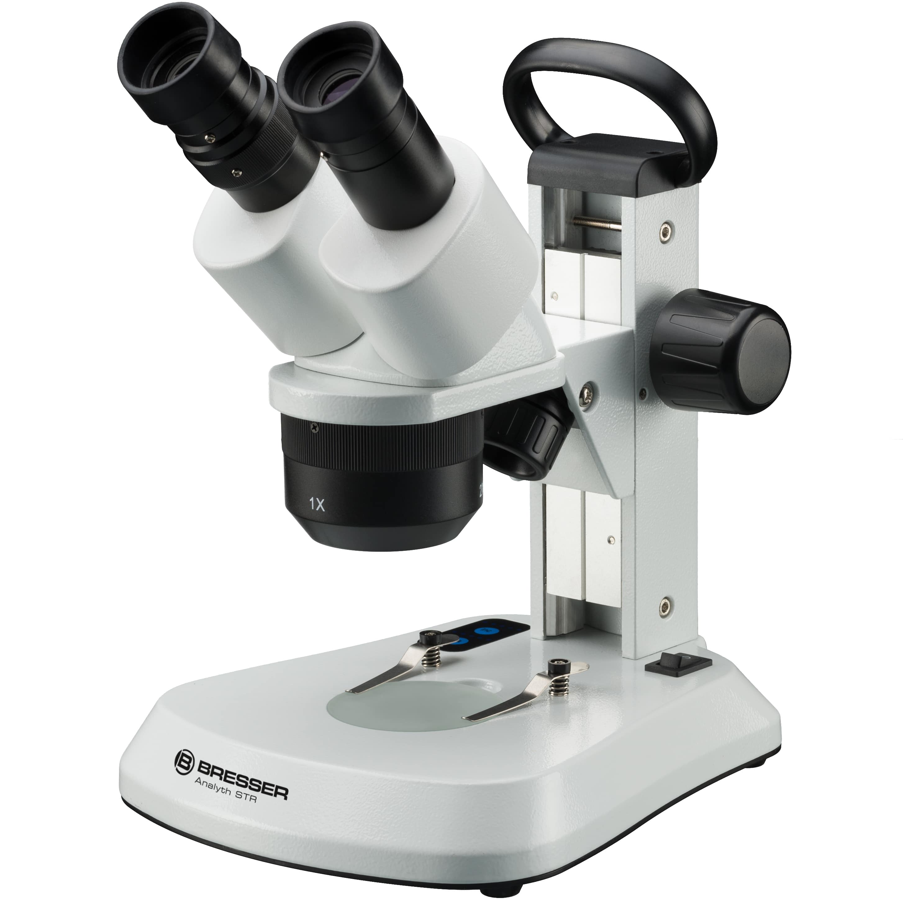   Stereomicroscopio con obiettivi per 3 ingrandimenti diversi  