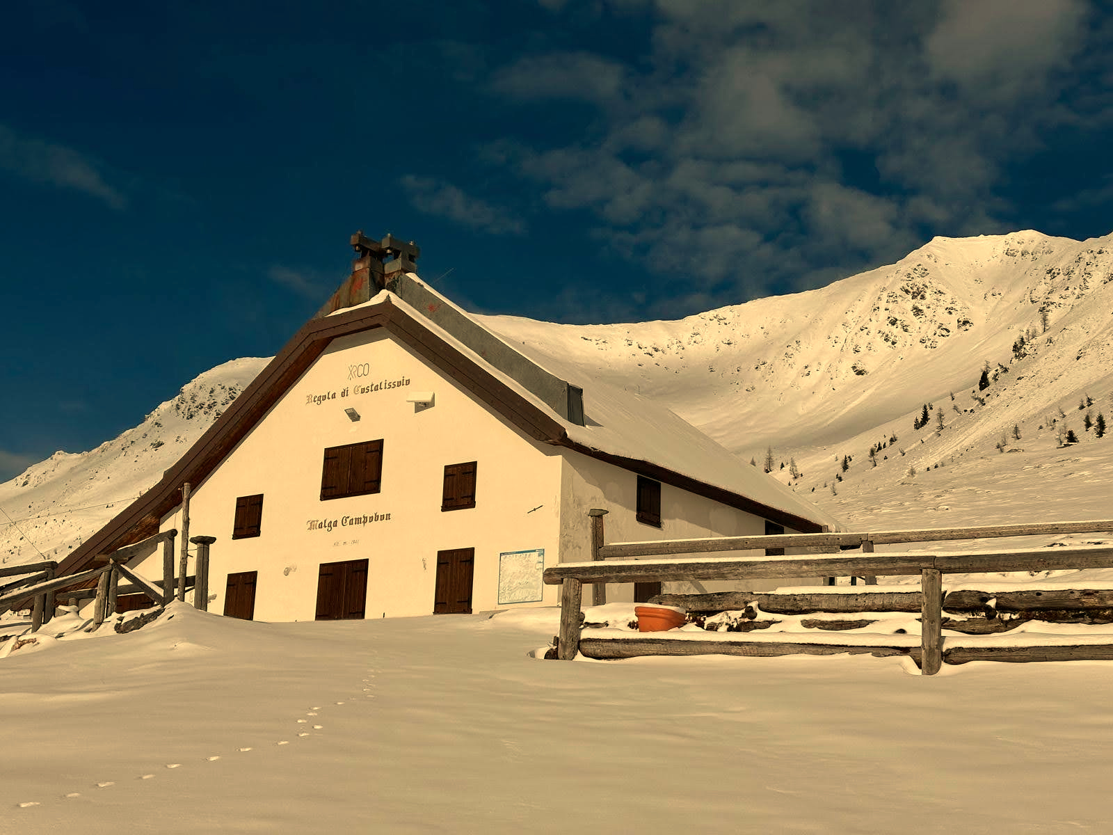 Pacchetto completo di astro-escursionismo con salita alla magica Val Visdende, apericena presso l'Agriturismo Malga Dignas, osservazioni astronomiche supportate da Dwarf 3 e Unistellar Odyssey Pro e passeggiata ambientale notturna.
Pacchetto completo di astro-escursionismo con salita alla magica Val Visdende, apericena presso l'Agriturismo Malga Dignas, osservazioni astronomiche supportate da Dwarf 3 e Unistellar Odyssey Pro e passeggiata ambientale notturna.