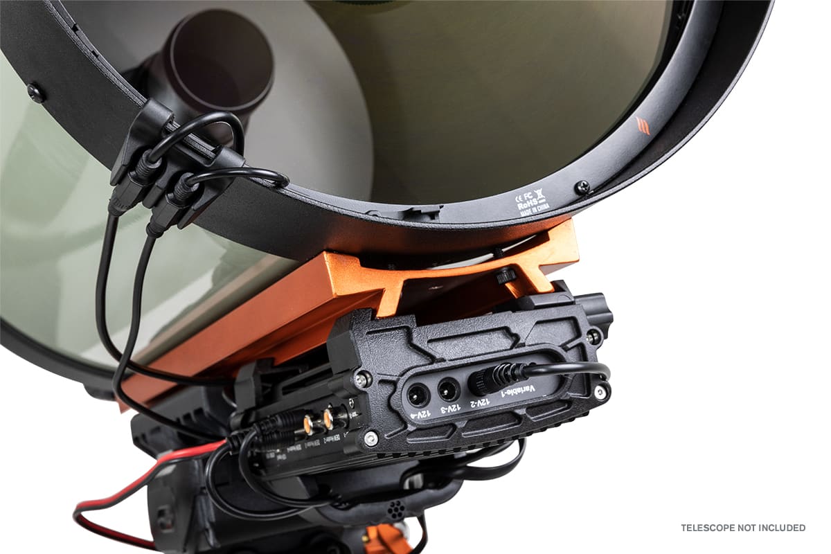  Controller Celestron anticondensa Smart DewHeater 4X con power controller integrato per regolazione della temperatura dinamica fino a quattro anelli anticondensa e gestione completa dell'alimentazione del telescopio e di periferiche esterne
  