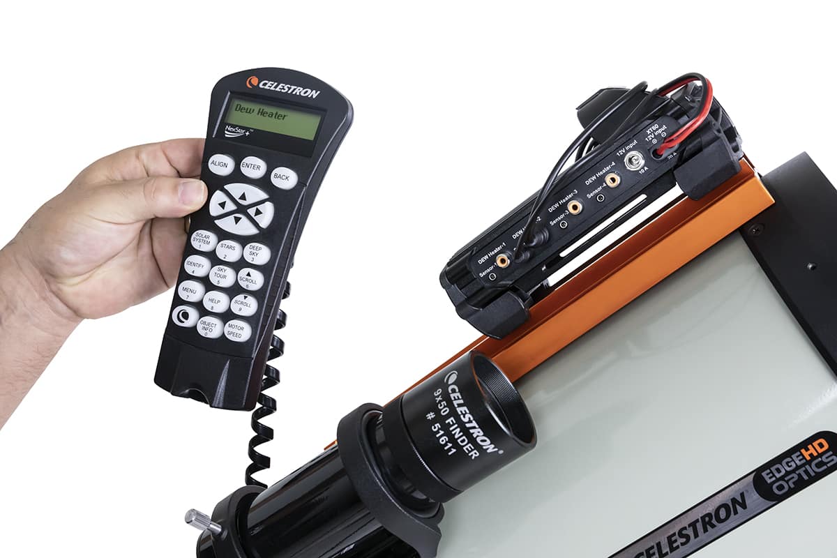  Controller Celestron anticondensa Smart DewHeater 4X con power controller integrato per regolazione della temperatura dinamica fino a quattro anelli anticondensa e gestione completa dell'alimentazione del telescopio e di periferiche esterne
  