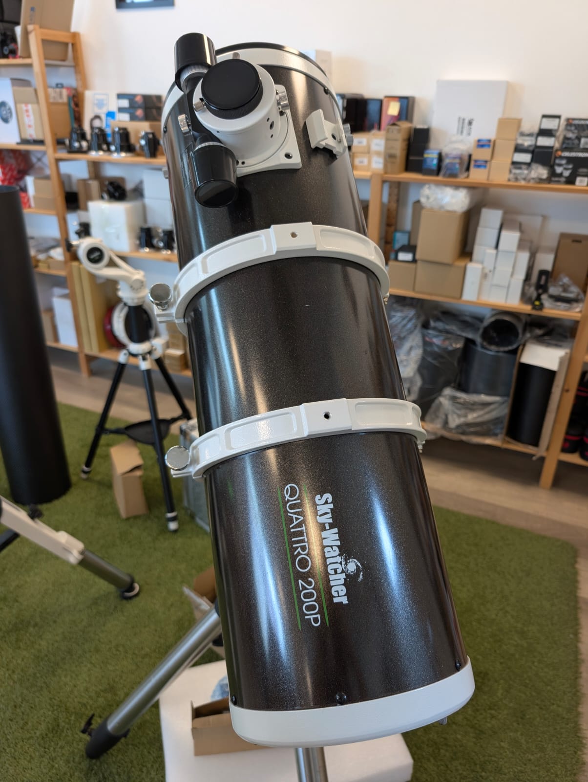   Tubo ottico riflettore newton Quattro 200/800 f/4 +  AE Collimation tool Easy Sky Watcher Usato ottime condizioni   