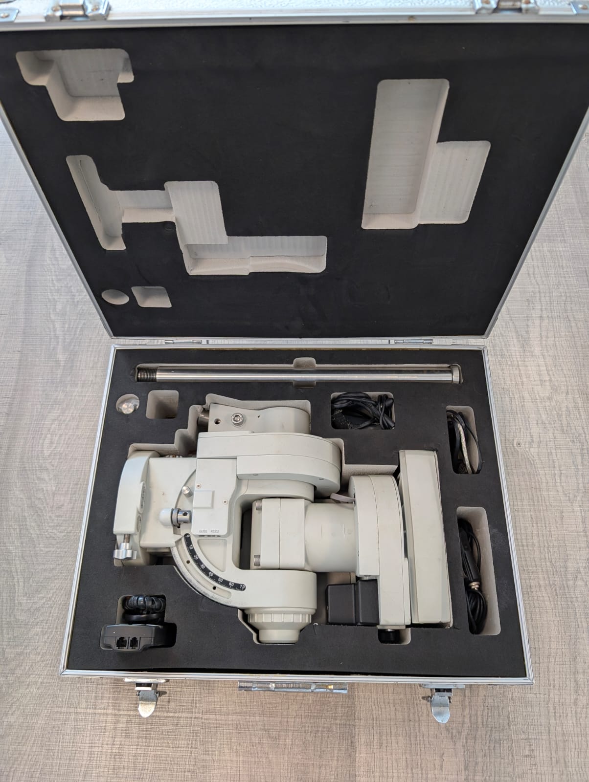  Ioptron CEM 60 SOLO TESTA - bilanciamento centrale - 27kg di carico reali - peso di 12.3kg - Usata, ottime condizioni 