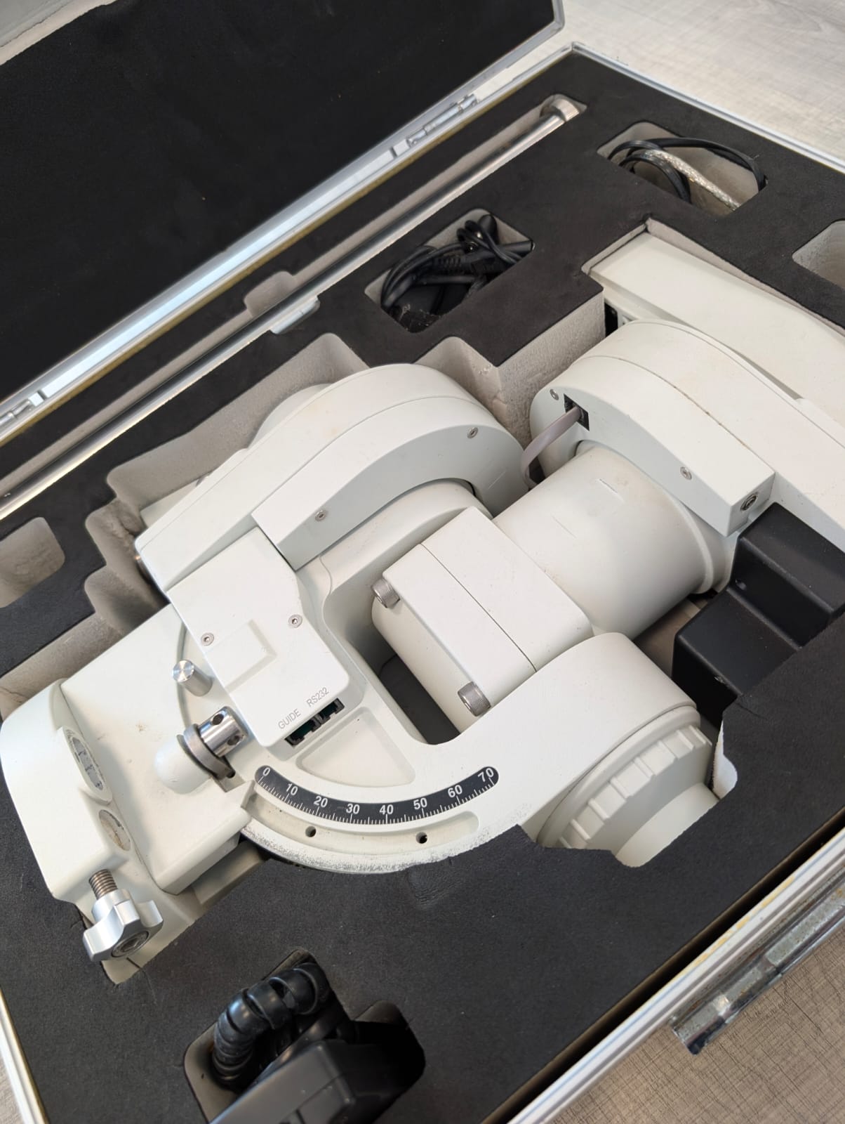 Ioptron CEM 60 SOLO TESTA - bilanciamento centrale - 27kg di carico reali - peso di 12.3kg - Usata, ottime condizioni Ioptron CEM 60 SOLO TESTA - bilanciamento centrale - 27kg di carico reali - peso di 12.3kg - Usata, ottime condizioni
