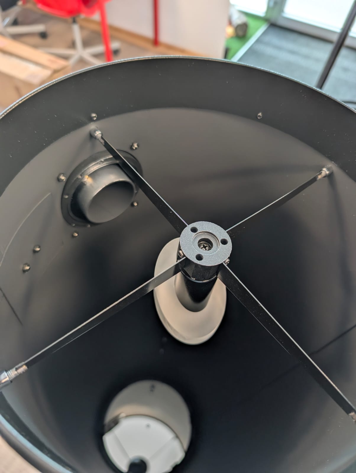  Skywatcher Dobson 10 - focale 250/1200 con base in legno e tubo chiuso Usato ottime condizioni, no oculari 