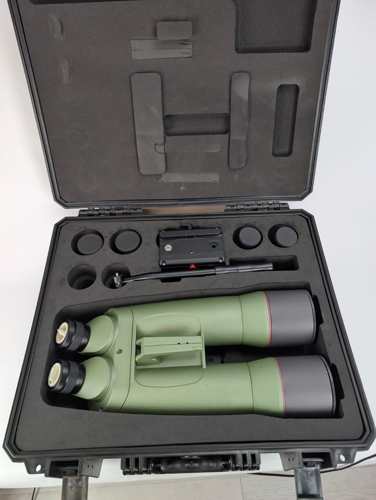  Binocolo angolato Ibis 82 HD a 45° Usato ottime condizioni, inclusi 2 oculari di serie 