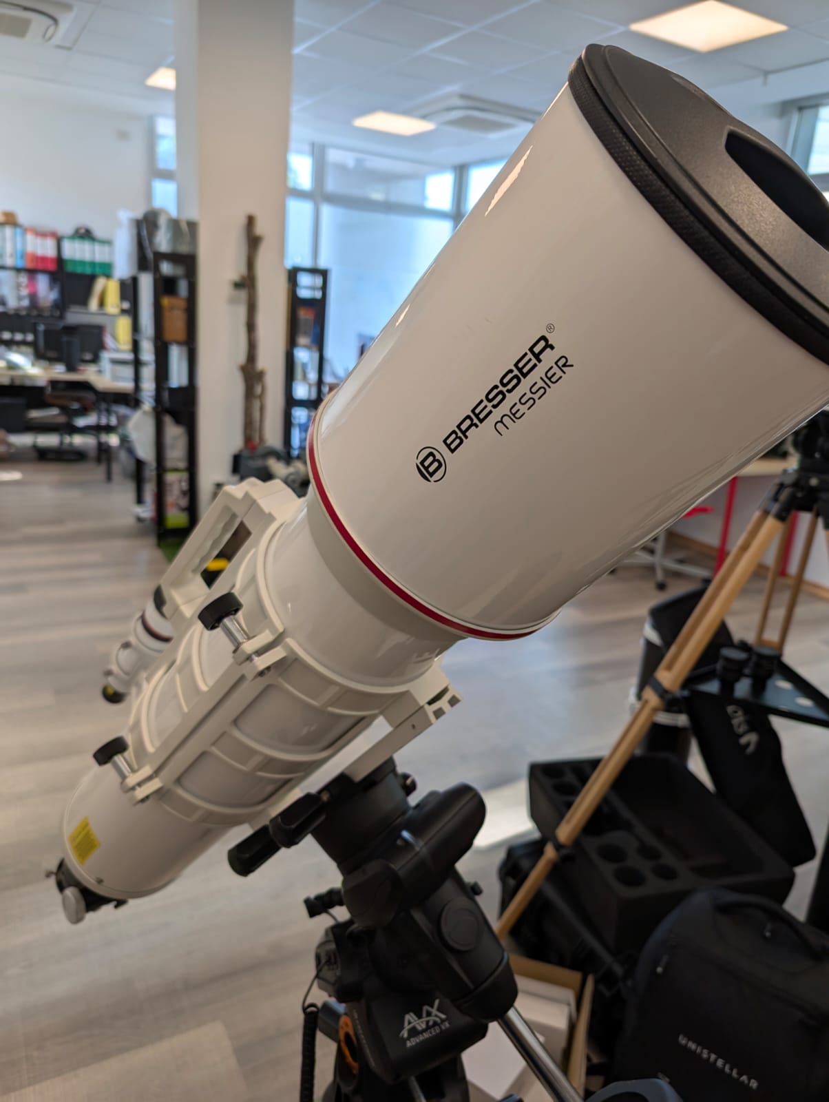  Telescopio acromatico Bresser AR 152s adatto all'osservazione di grandi oggetti celesti -  Usato ottime condizioni  