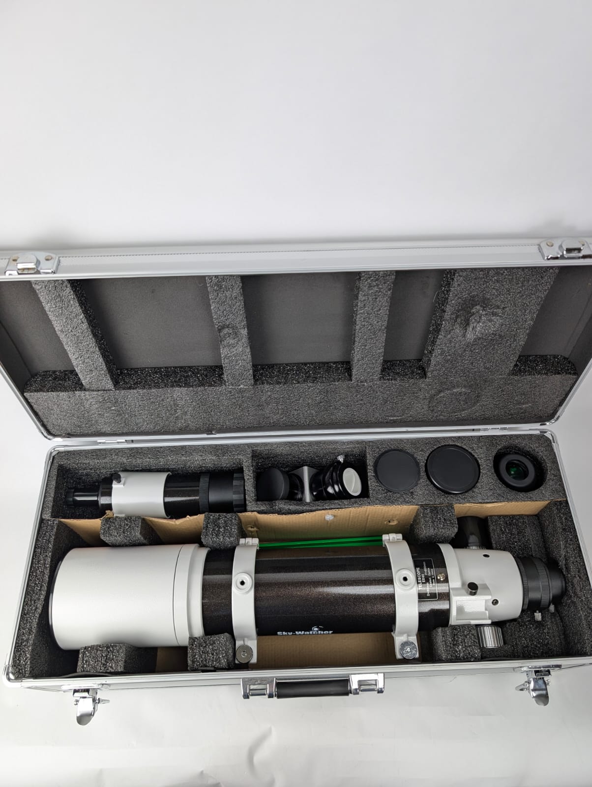   Tubo ottico Rifrattore Skywatcher Apocromatico, diametro 80 mm, ED Evostar 80/600&nbsp;con accessori Usato ottime condizioni  