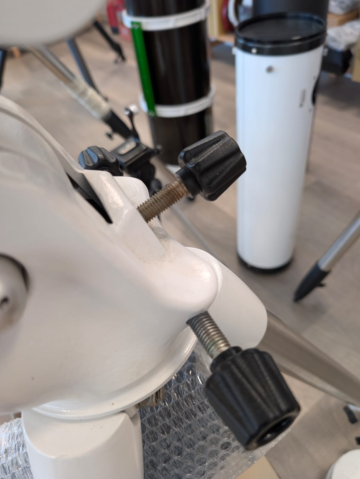   Montatura EQ6R GoTo SynScan Equatoriale SKY Watcher completa di pulsantiera Synscan V6 Usato, perfettamente funzionante, presente ossidazione sulle viti, include pulsantiera V5  