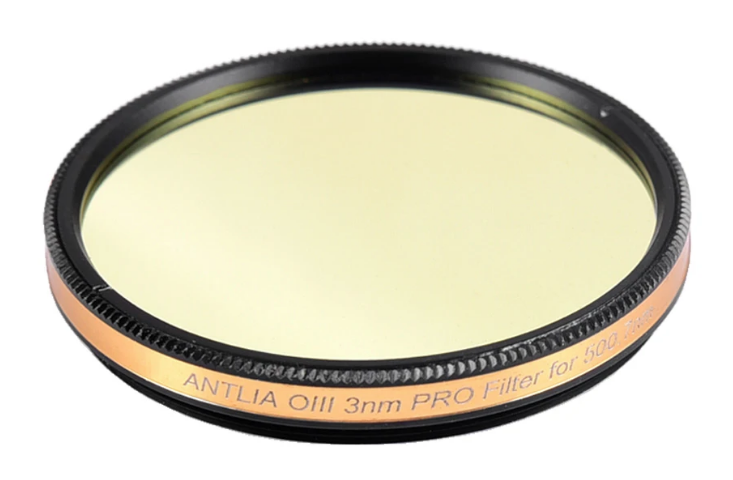  Il filtro OIII da 3nm da 50.8mm di Antlia Filters è un filtro a banda molto stretta efficace contro l'inquinamento luminoso 