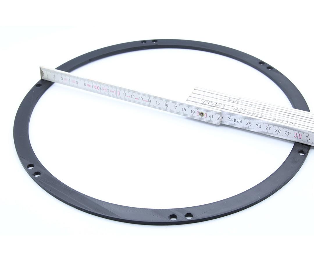  The baffle ring prevents or significantly reduces the "bloating" of stars in deep sky shots.  [EN] 