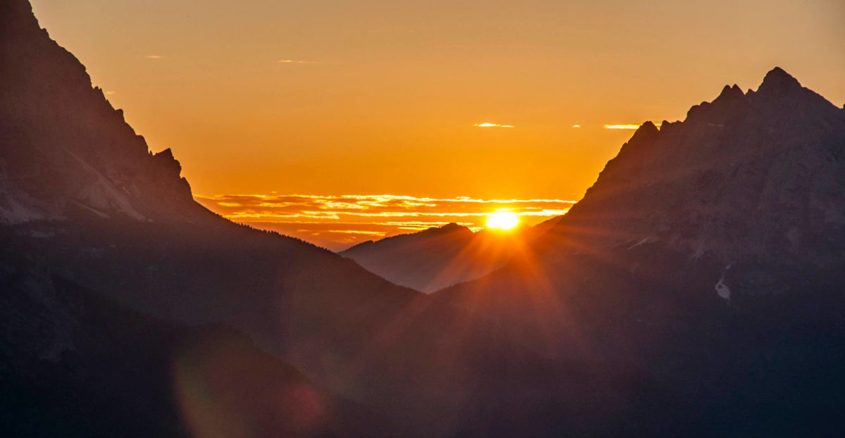 Pacchetto completo di astro-escursionismo con escursione al Rifugio Scarpa, apericena, osservazioni astronomiche notturne e solari supportate da Dwarf 3 e Unistellar Odyssey Pro e passeggiata ambientale notturna. Pacchetto completo di astro-escursionismo con escursione al Rifugio Scarpa, apericena, osservazioni astronomiche notturne e solari supportate da Dwarf 3 e Unistellar Odyssey Pro e passeggiata ambientale notturna.