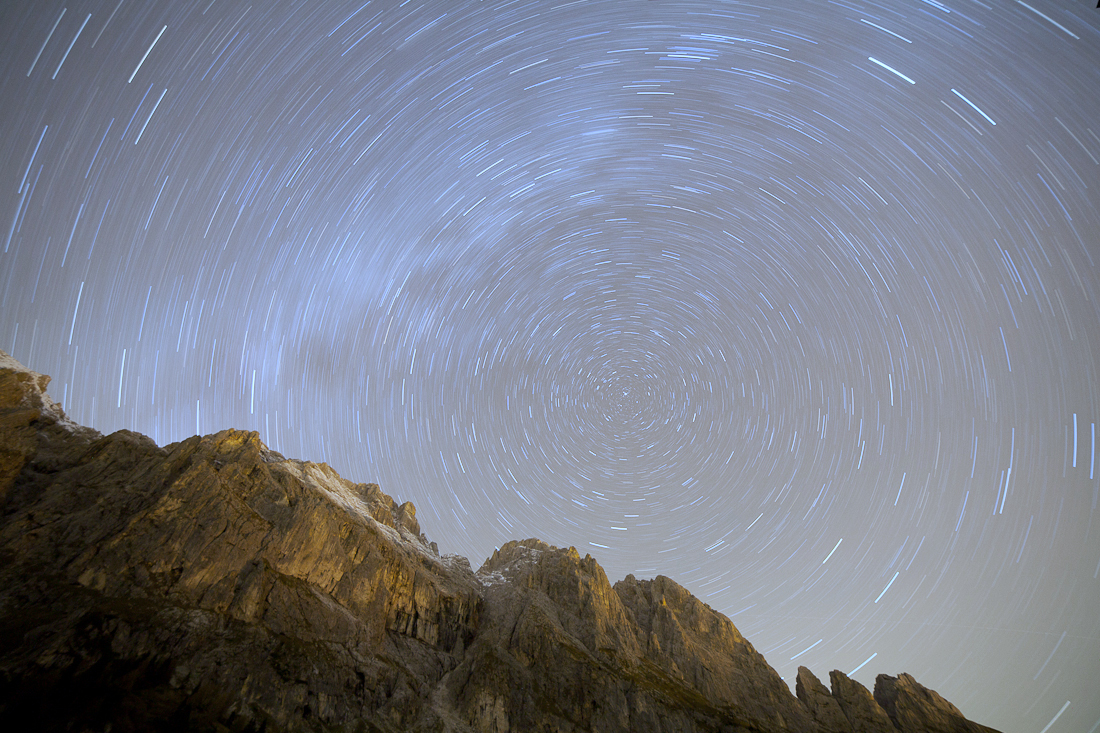 Pacchetto completo di astro-escursionismo con escursione al Rifugio Scarpa, apericena, osservazioni astronomiche notturne e solari supportate da Dwarf 3 e Unistellar Odyssey Pro e passeggiata ambientale notturna. Pacchetto completo di astro-escursionismo con escursione al Rifugio Scarpa, apericena, osservazioni astronomiche notturne e solari supportate da Dwarf 3 e Unistellar Odyssey Pro e passeggiata ambientale notturna.