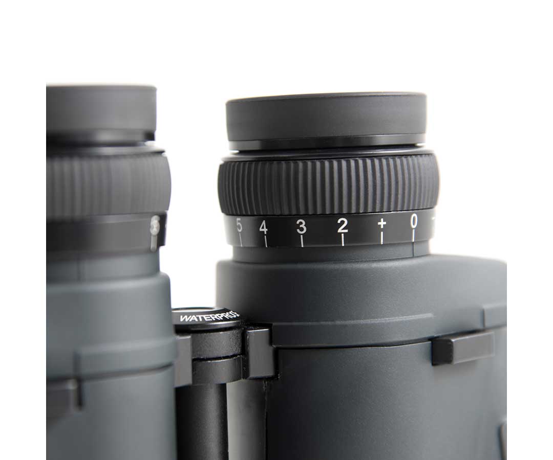  Extremely high light gathering power and a superb contrast and image sharpness normally reserved to much more expensive binoculars - the 10x70 MX is the ideal choice for extremely low-light conditions! [EN] 