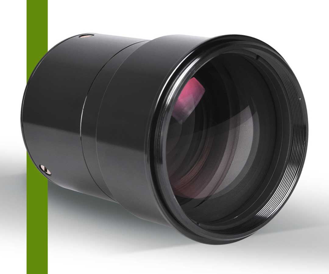  The Photoline field corrector for astrophotography shortens the focal length to 74% and increases the speed of refractors with full correction of the image field. [EN] 