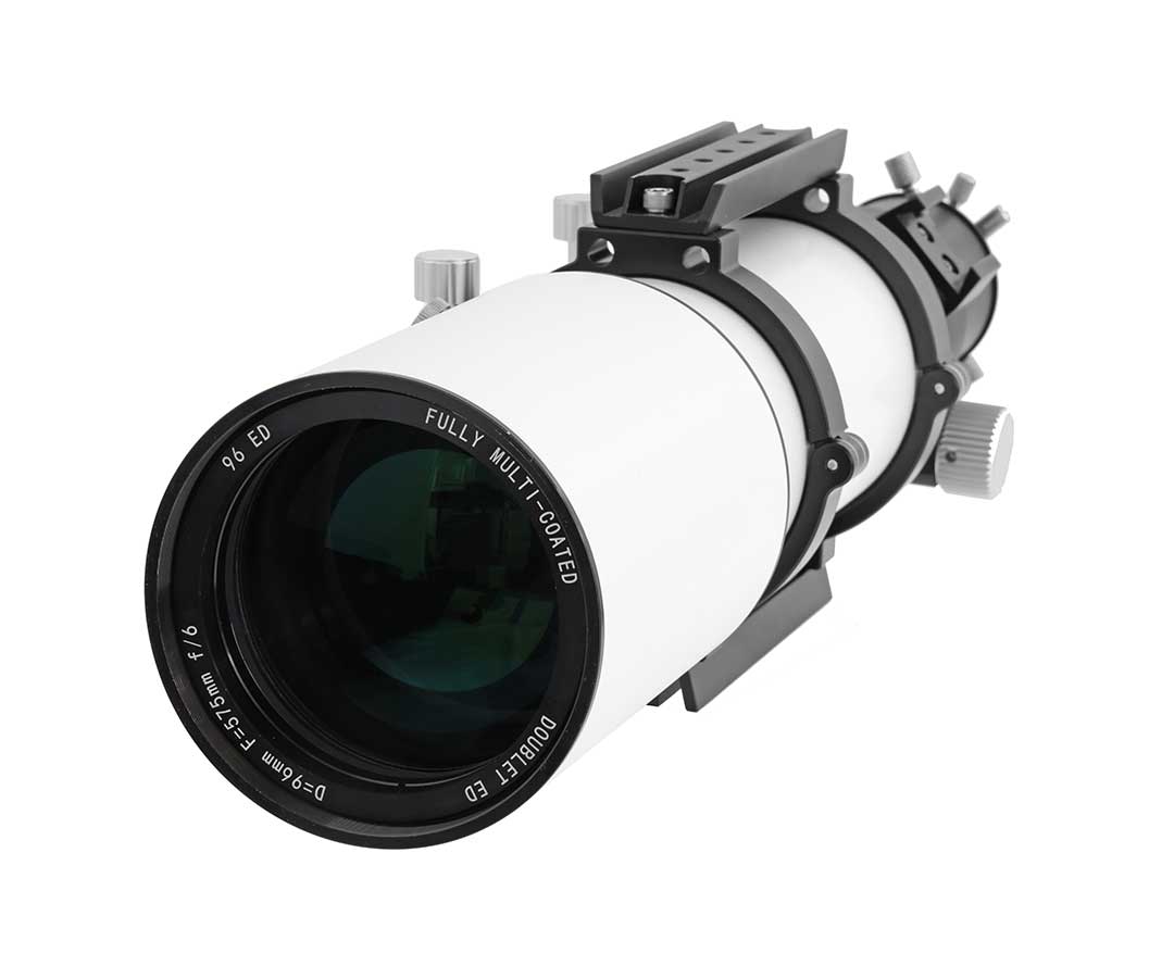  The Premium ED apo with 96 mm aperture and fast f/6 is a transportable telescope for astrophotography and observation [EN] 