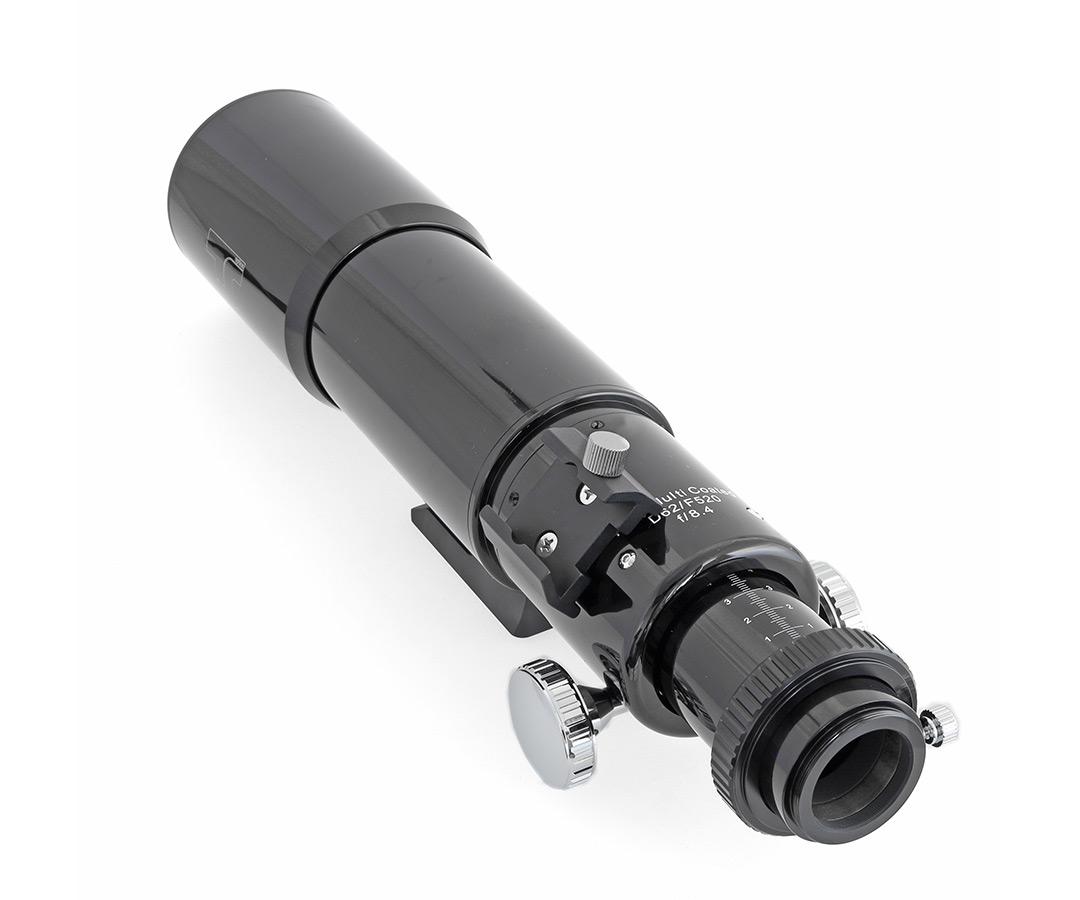  The TS 4-element 62 mm aperture refractor is a versatile spotting scope and telescope, a 520 mm telephoto lens and a powerful guide scope for astrophotography. [EN] 